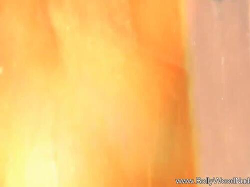 Bollywood Babe Sunny Is Bored And Ready To Make A Nice Massage For Her Lover