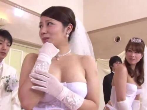 Momo masturbates with a big dick in the game Ako Nozumi, episode 3