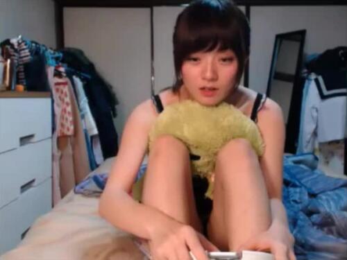 Japanese Amateur Girl Rides Her Sex Toy For the First Time