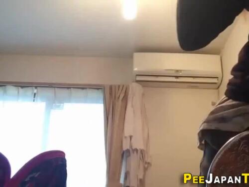 Japanese Asa Pissing on the Floor