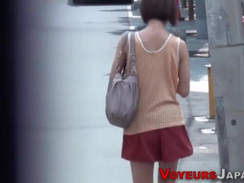 Japanese girl Jun public sex with stranger on the beach