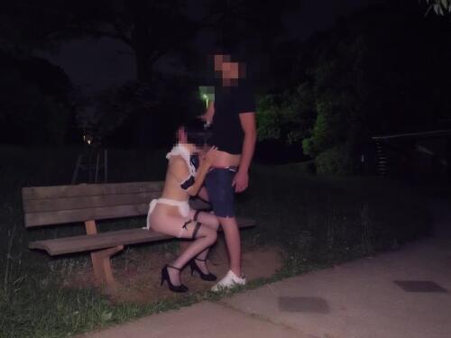 Outdoor sex in tight outdoor nylon stockings