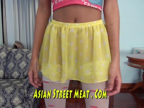 Thai Girl gets her ass stretched