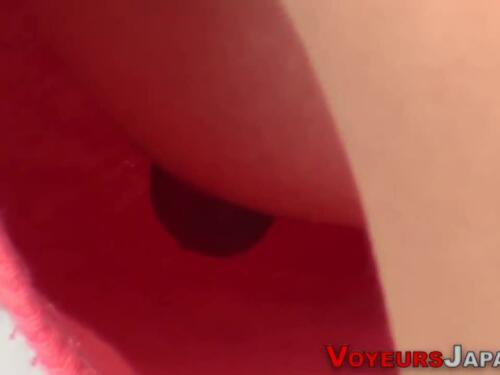 Japanese AV Model Yuu is watched by a voyeur in the train