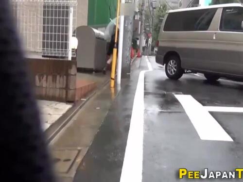 Pissing with Japanese hottie Asa