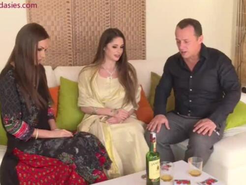 Lucky guy gets to bang a foursome with three indian beauties