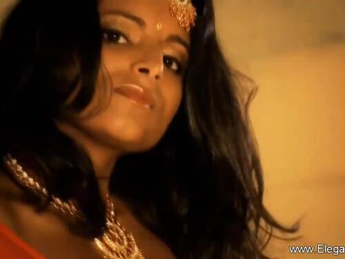 Indian Hottie India Gets Ass Massage From Her Man