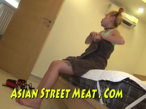 Horny Thai pussy gets cock and cum in threesome