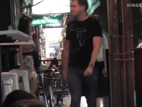Strolled into street, saw the cock of Aisha, tourist Thailand